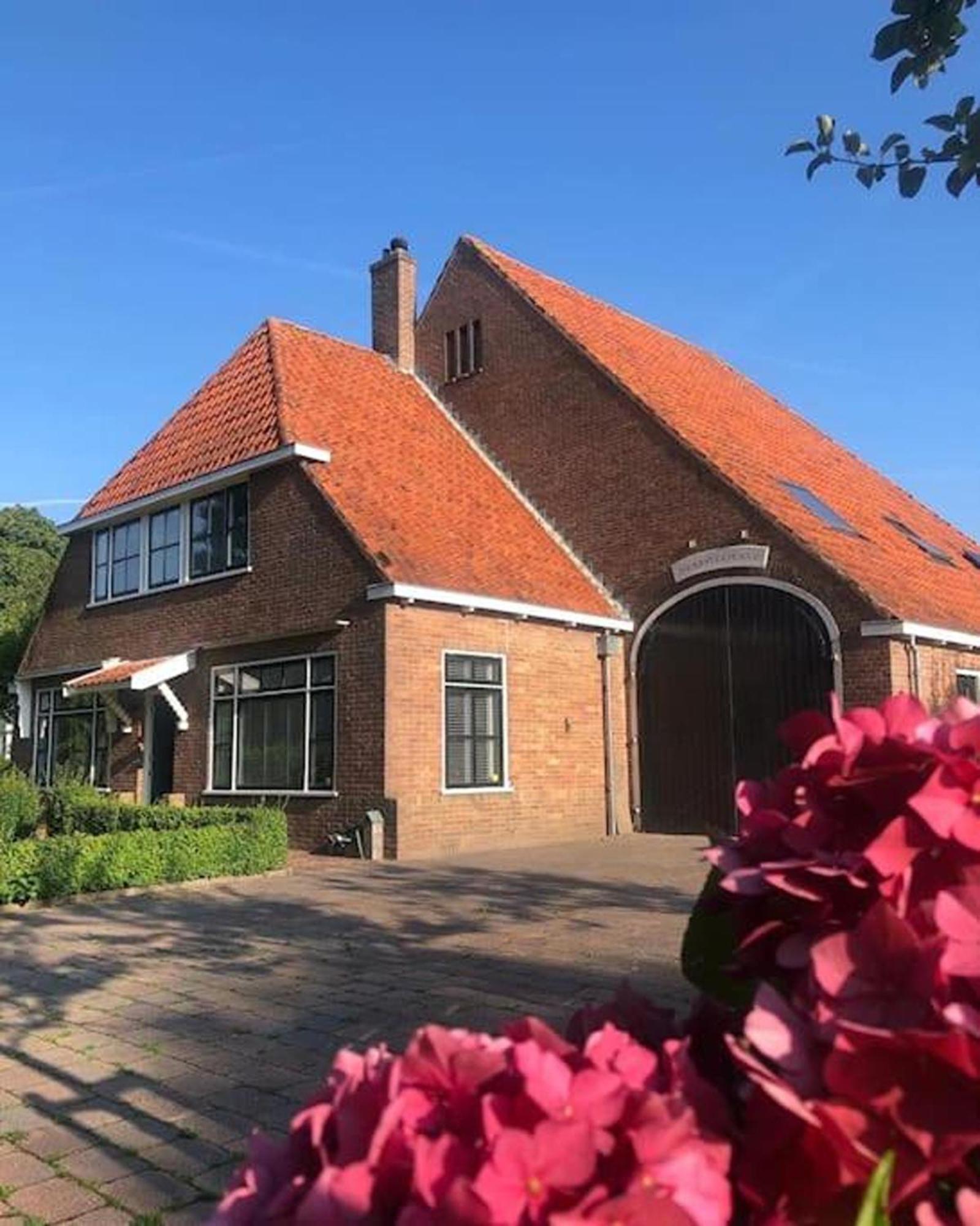 Rustig Logeerverblijf Aan De Rand Van De Stad Lekkum Экстерьер фото